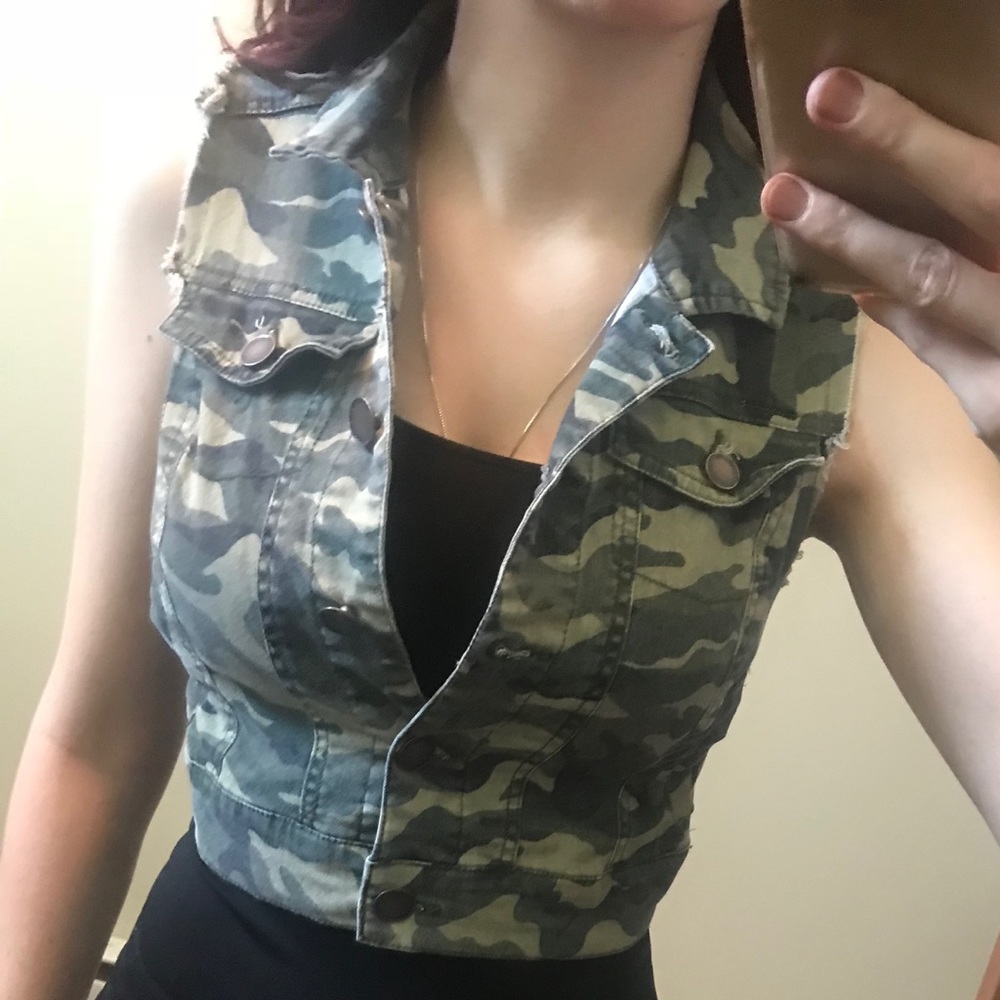 Cropped denim vest